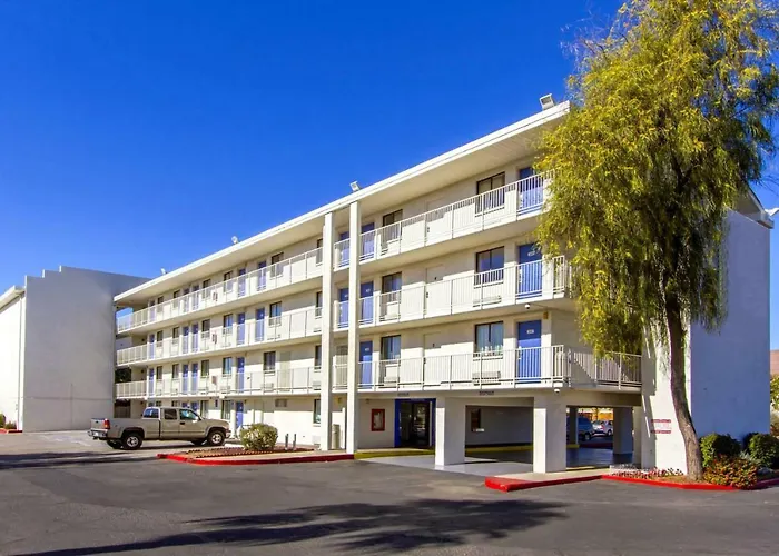 Phoenix Inn