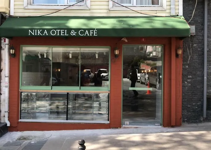 Nika & Cafe