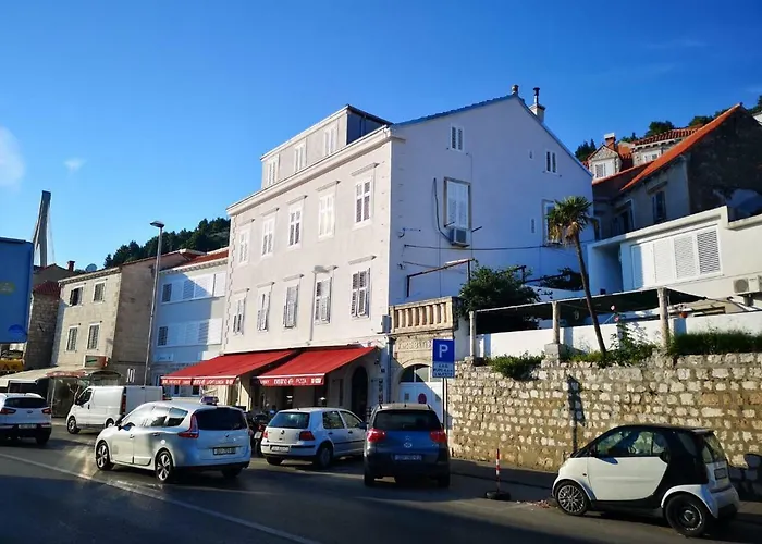 Pension de Famille Main Bus Station Rooms