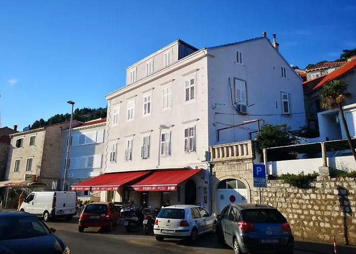 Pension de Famille Main Bus Station Rooms