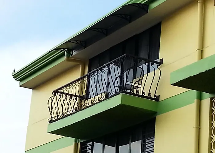 La Guaria Inn&Suites