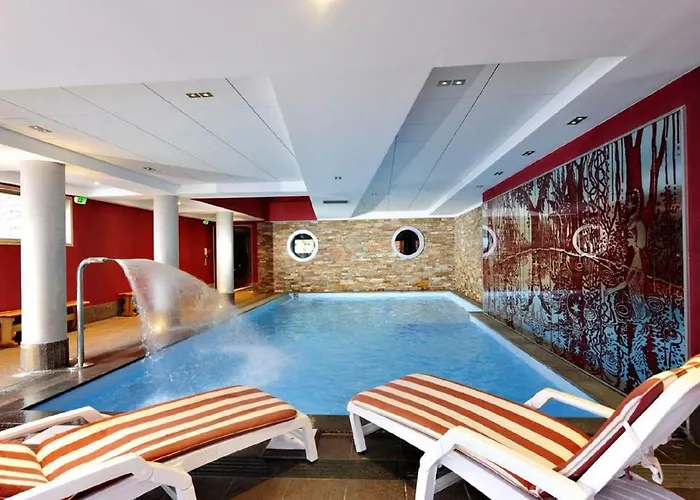 T2 RESIDENCE ANTARES 4* pieds des pistes