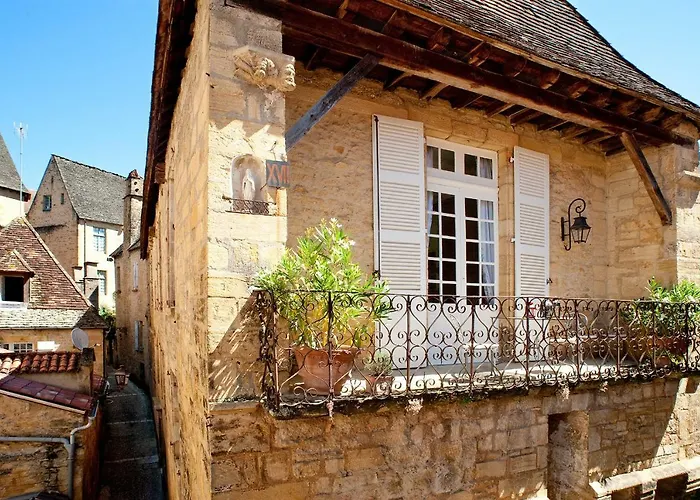 Appartements Les Suites Sarladaises