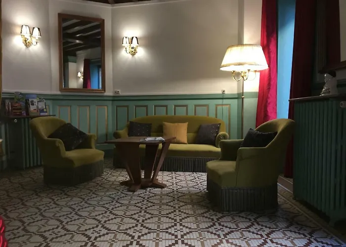 Hôtel Jacuzzi: The Old Hotel Ravel Centre