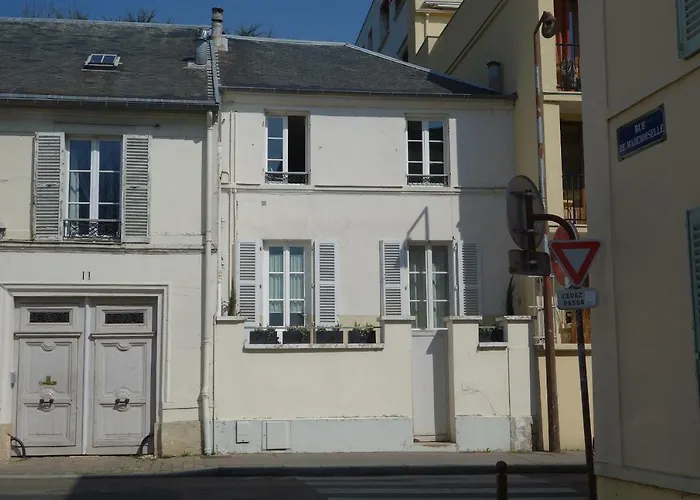 La Terrasse De Mademoiselle