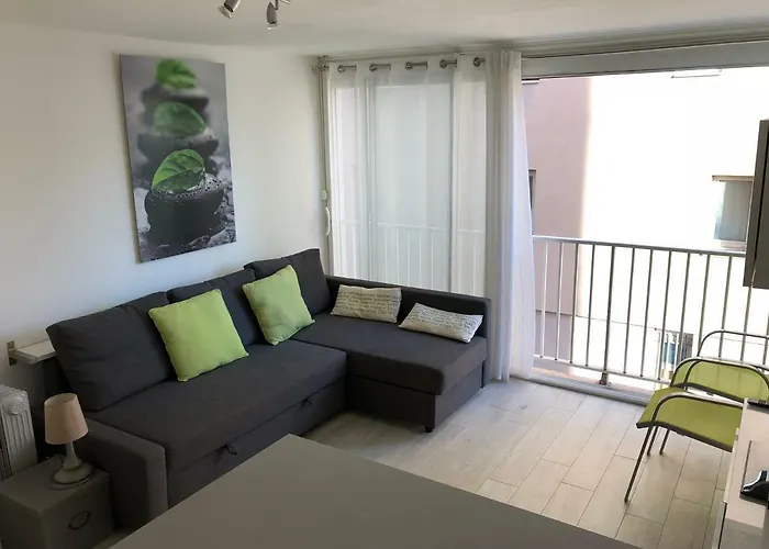 Apartment 22, Le Capitaine