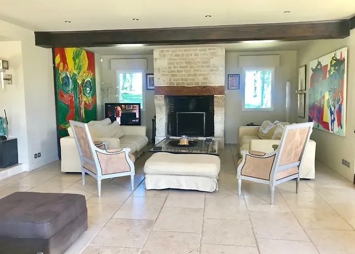 Superbe Villa Individuelle Avec Piscine Et Tennis Privatifs