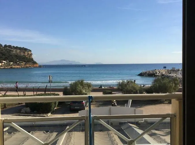 Front de mer les pieds dans l'eau