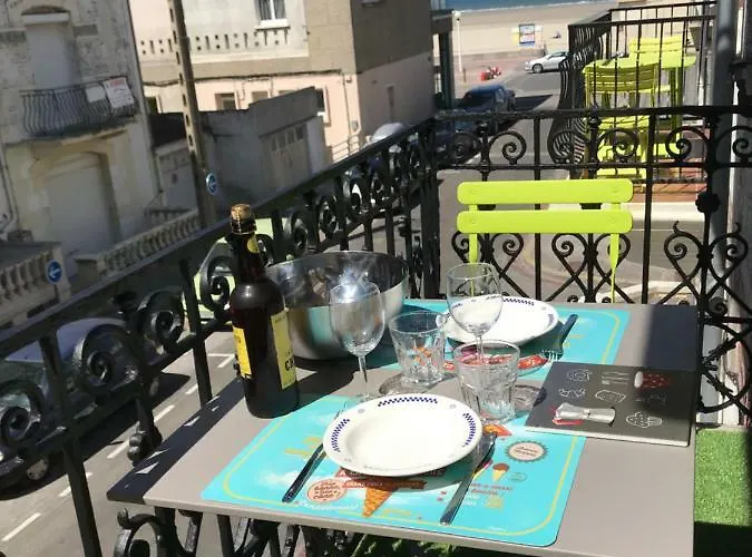 Appartement à 30 m de la plage - balcon - lumineux - wifi - Le Cérès 2
