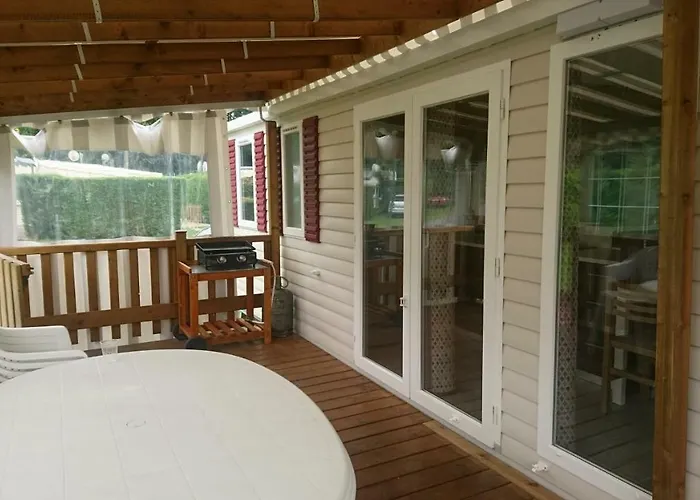 Mobile home 3 chambres 2 salles de bains dans camping 4 étoiles aux charmettes MH k168