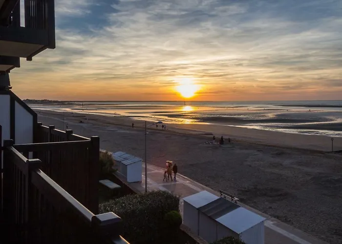 Charmant appartement face à la Mer avec balcon