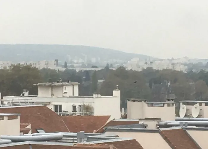Une Chambre Enghien Les Bains Centre Gare