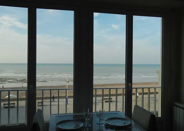 L' entre mer et falaise