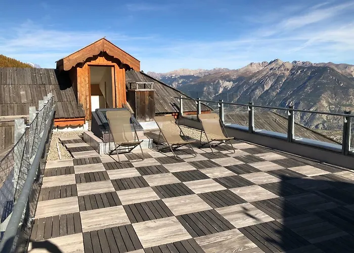 Penthouse Bond 007 120 m2 piscine sauna Risoul 1850