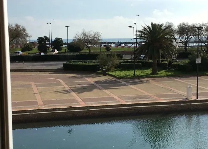 Studio Cabine A Sete Bord De Mer