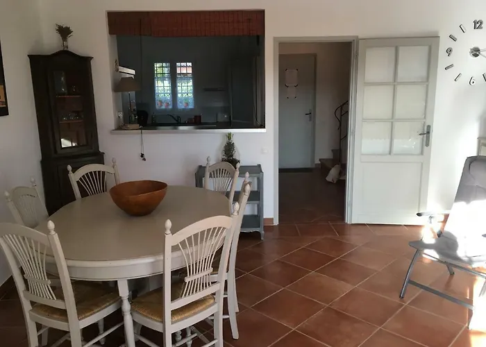Villa avec piscine: Marina Dans Residence Avec Piscine