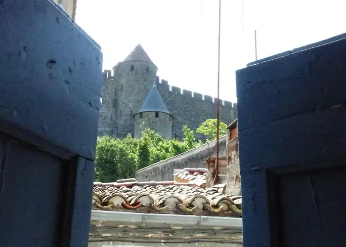 Cottage de Ly's - vue sur la Cité médiévale