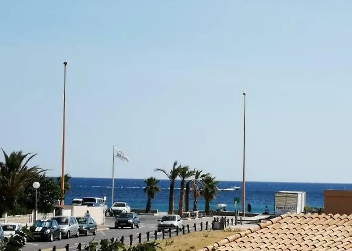 Face à la mer avec clim, wifi, parking