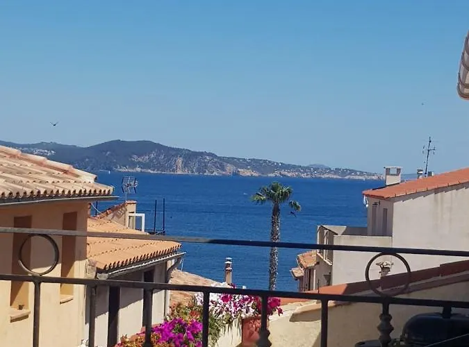 Appartement T3 Duplex Centre Historique Petite Vue Mer
