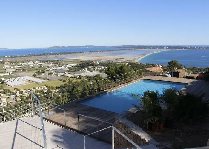 Propriete Des Cistes - Magnifique Vue Panoramique Sur La Mer Et Sur L'Iles D'Hyeres Piscine Privative