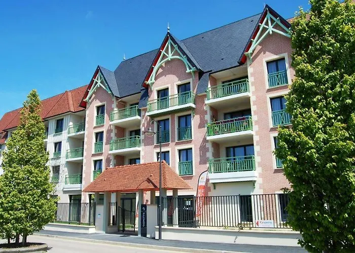 Résidence Services Seniors Domitys - Les Safrans