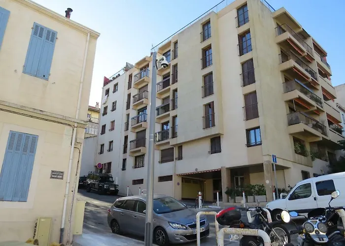 Studio calme et très lumineux, au pied de notre Dame de la Garde