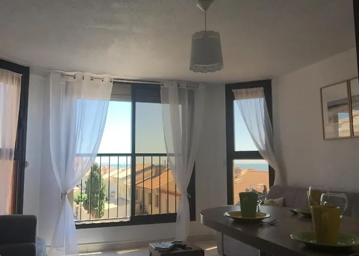 Studio cabine Toi et Moi à 30 m de la plage de Valras centre
