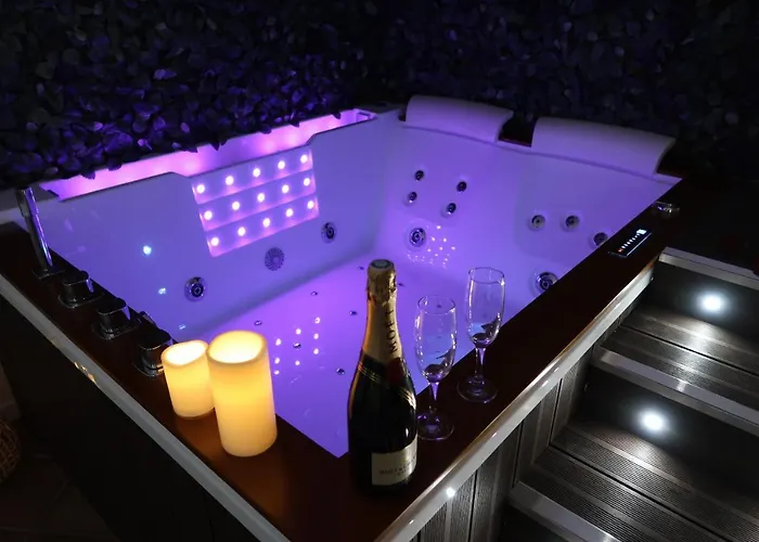 La Suite, love room, Grand Jacuzzi, port de plaisance de Saint Valery En Caux
