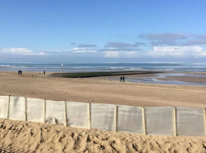 A pied, 300m de la plage et 500m du village