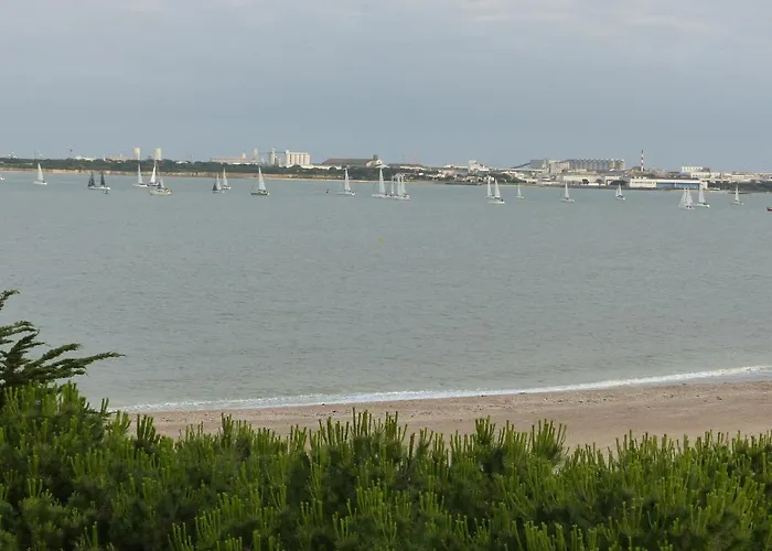 Face à la Plage des Minimes PONANT 3 Appt 407