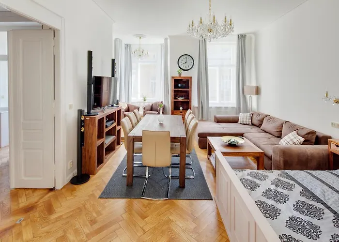 Hotel pres du College: Old Town Square Apartments