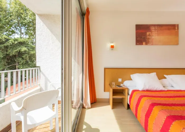 Hotel Le Domaine Du Mas Blanc By Popinns