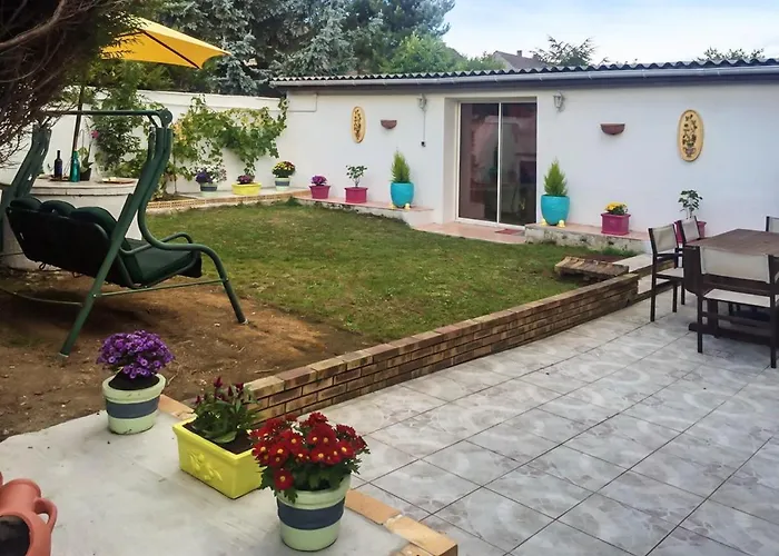 Studio Avec Jacuzzi Jardin Clos Et Wifi A Tremblay En France